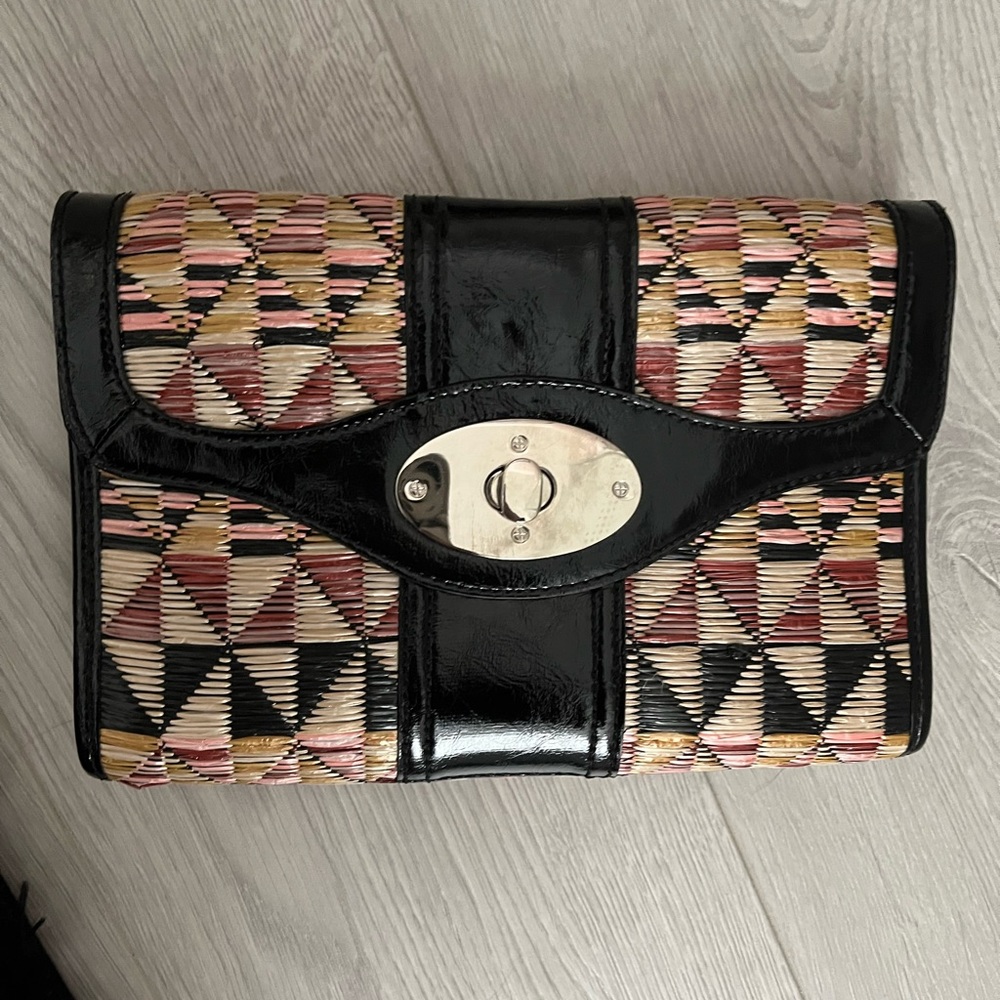 Aldo clutch